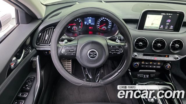 Kia Stinger 2018 — photo 24