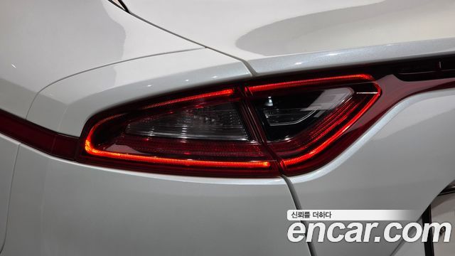 Kia Stinger 2018 — photo 9