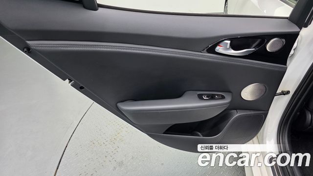 Kia Stinger 2018 — photo 15
