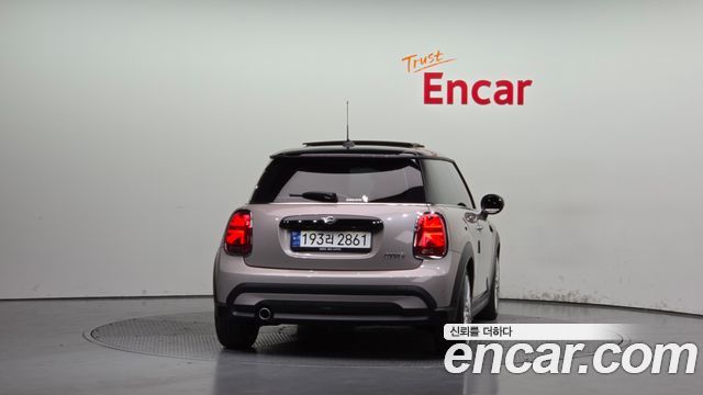 Mini Cooper 2023 — photo 4
