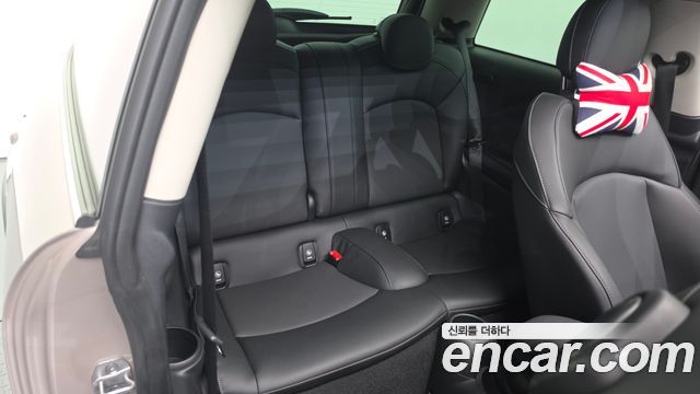 Mini Cooper 2023 — photo 11