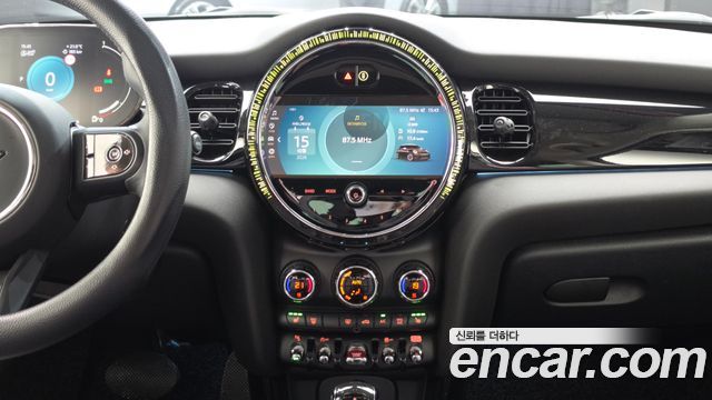 Mini Cooper 2023 — photo 14