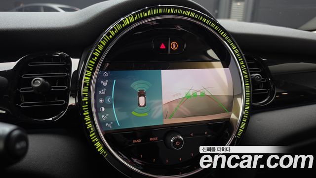 Mini Cooper 2023 — photo 16