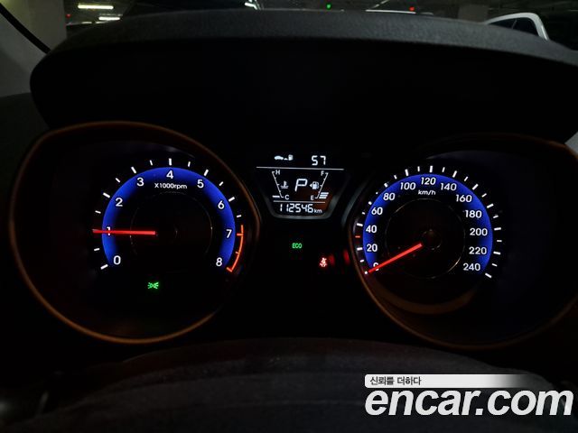 Hyundai AVANTE 2015 — photo 9