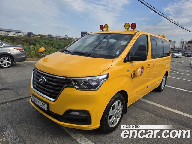 Hyundai Starex 2019 — photo 1