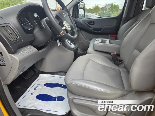 Hyundai Starex 2019 — photo 12