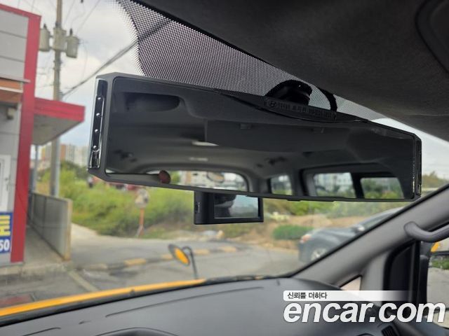 Hyundai Starex 2019 — photo 15