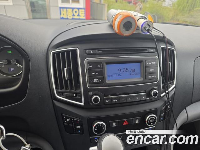 Hyundai Starex 2019 — photo 17