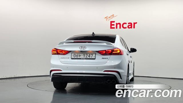 Hyundai AVANTE 2018 — photo 4