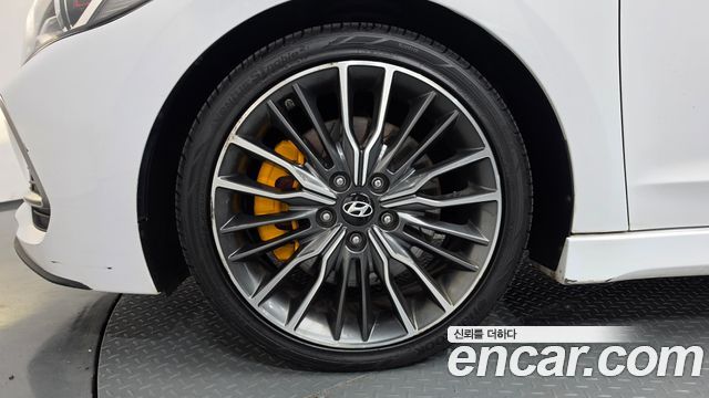 Hyundai AVANTE 2018 — photo 5