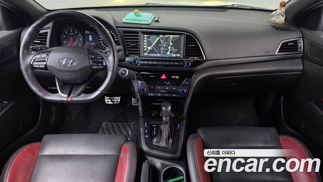 Hyundai AVANTE 2018 — photo 7