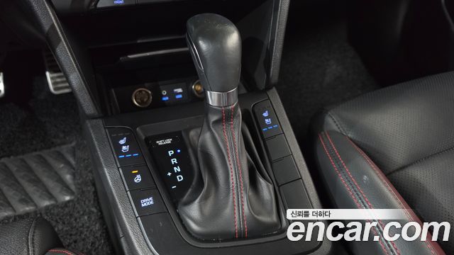 Hyundai AVANTE 2018 — photo 9