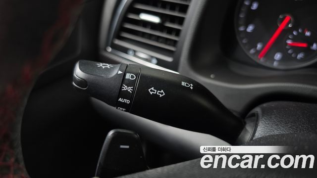 Hyundai AVANTE 2018 — photo 17
