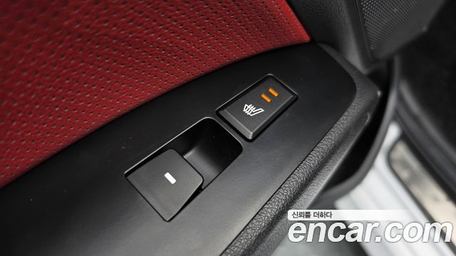 Hyundai AVANTE 2018 — photo 19