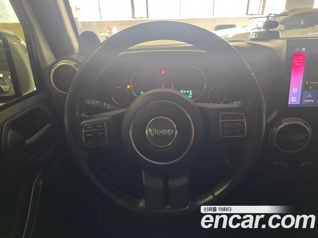 Jeep Wrangler 2012 — photo 10