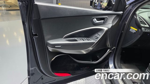 Hyundai Santafe 2016 — photo 14