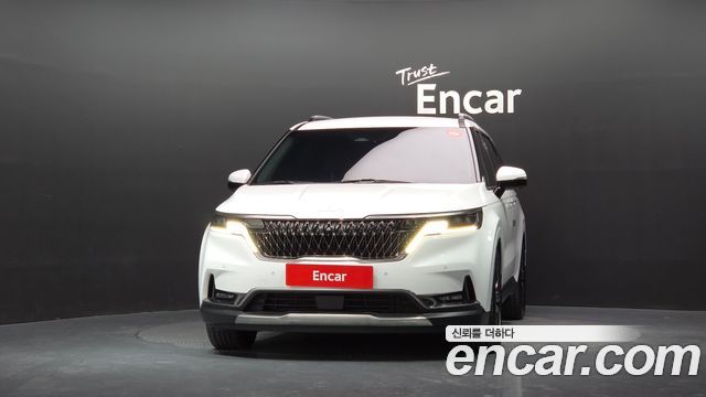 Kia Canival 2023 — photo 3