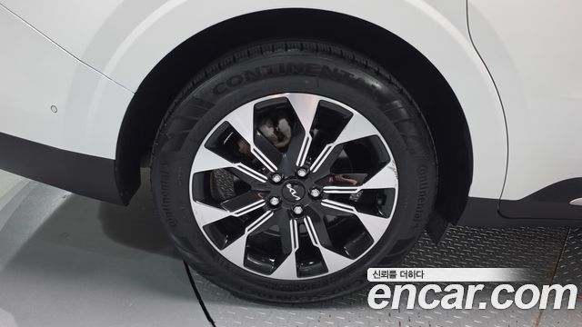 Kia Canival 2023 — photo 5