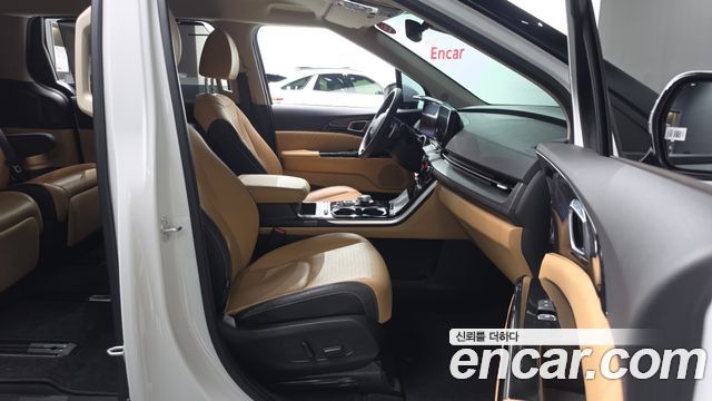 Kia Canival 2023 — photo 17