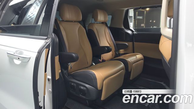 Kia Canival 2023 — photo 18
