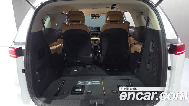 Kia Canival 2023 — photo 26