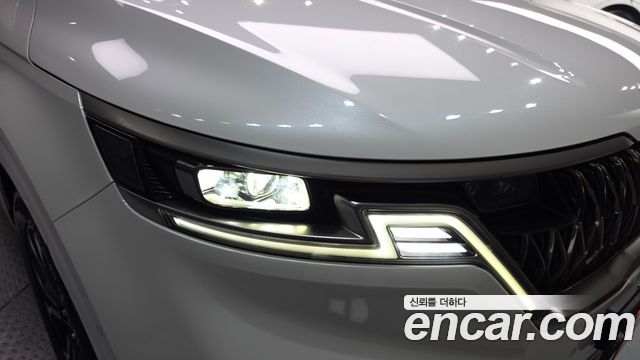 Kia Canival 2023 — photo 8