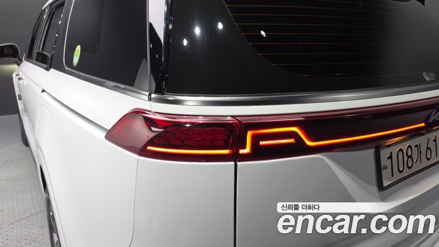 Kia Canival 2023 — photo 9