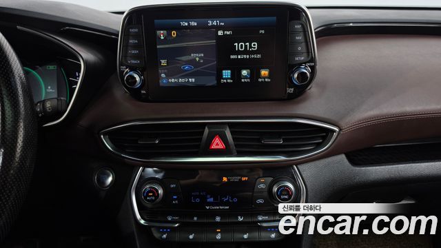 Hyundai Santafe 2019 — photo 18