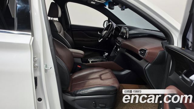Hyundai Santafe 2019 — photo 16