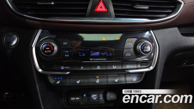 Hyundai Santafe 2019 — photo 32