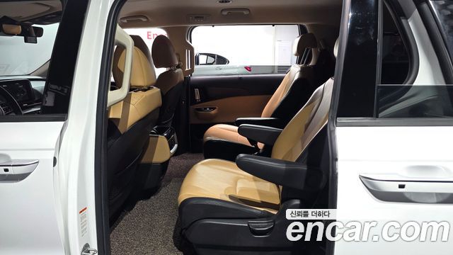 Kia Canival 2021 — photo 12