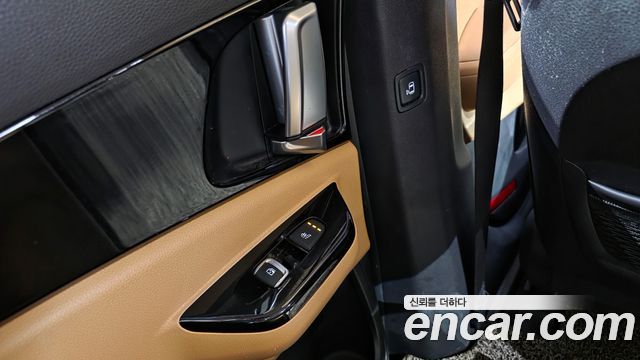 Kia Canival 2021 — photo 17