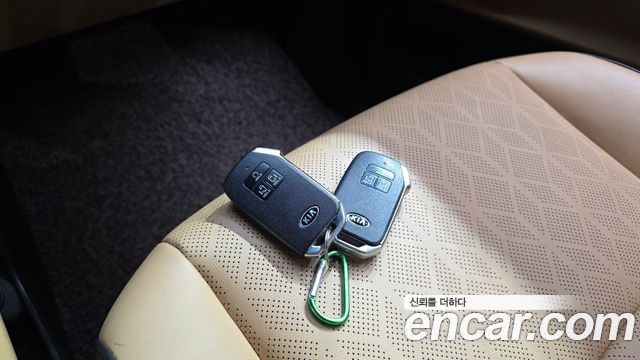 Kia Canival 2021 — photo 20