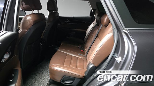 Kia Sorento 2016 — photo 16
