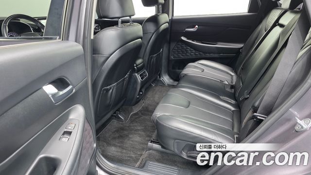 Hyundai Santafe 2022 — photo 18