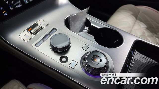 Genesis GV70 2025 — photo 12