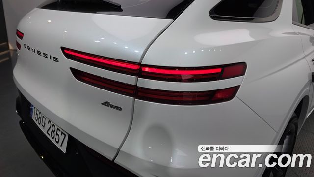 Genesis GV70 2025 — photo 9