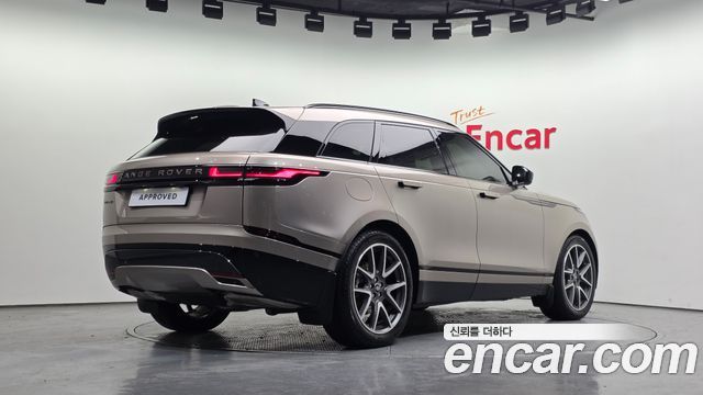 Land Rover Range Rover Velar 2026 — photo 2