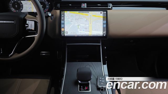 Land Rover Range Rover Velar 2026 — photo 14