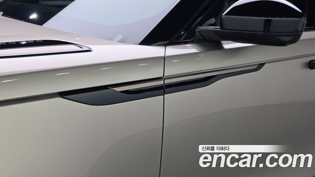 Land Rover Range Rover Velar 2026 — photo 20
