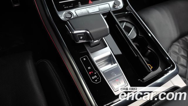Audi Q8 2023 — photo 9