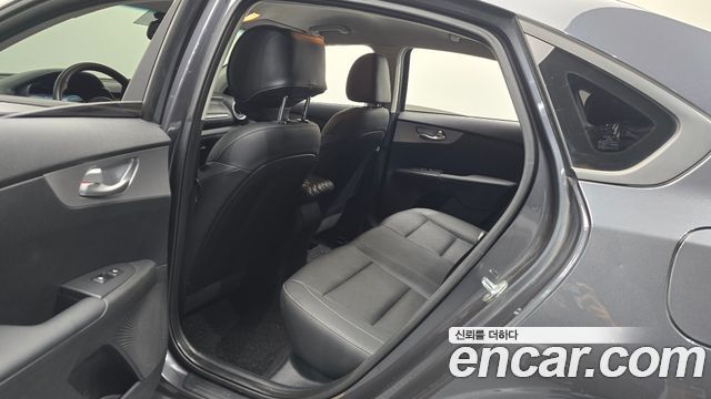 Kia K3 2022 — photo 11