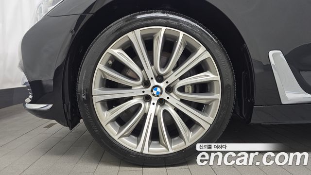 BMW 7-Series 2016 — photo 5