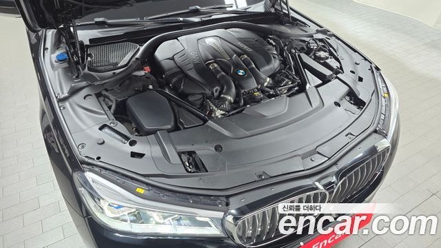 BMW 7-Series 2016 — photo 6