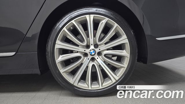 BMW 7-Series 2016 — photo 7