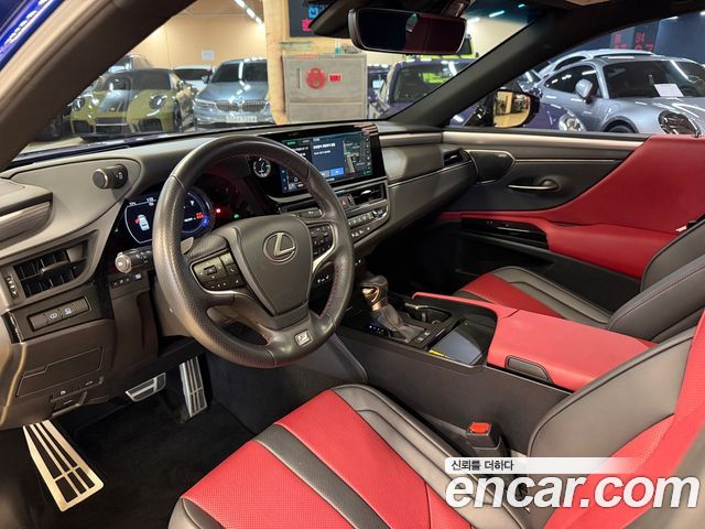 Lexus ES 2023 — photo 10