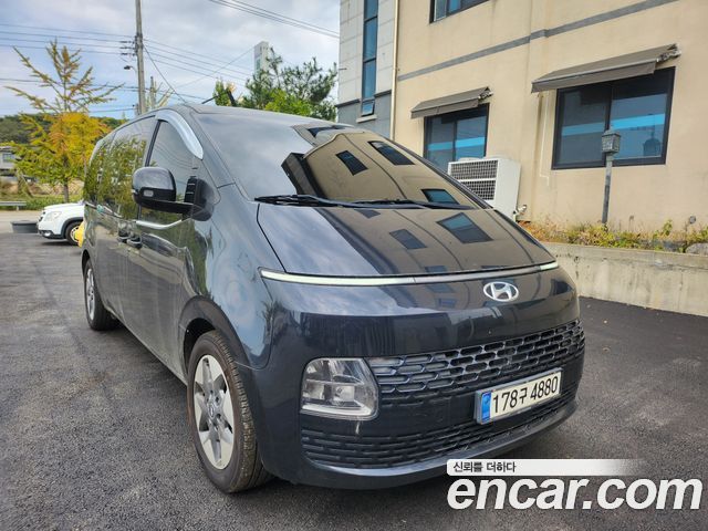 Hyundai Staria 2022 — photo 2