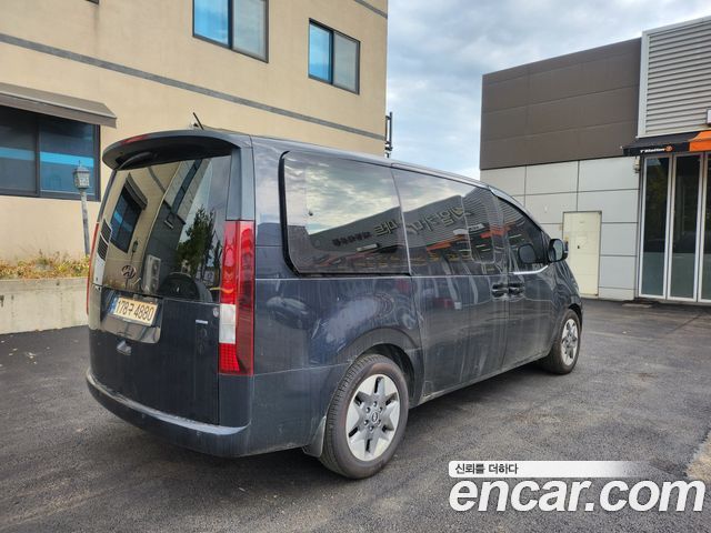 Hyundai Staria 2022 — photo 4