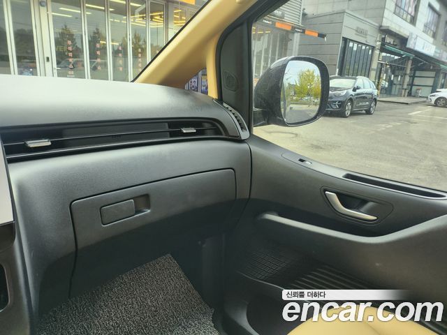 Hyundai Staria 2022 — photo 16