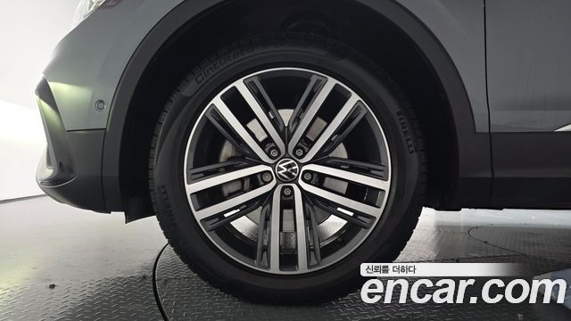 Volkswagen Tiguan 2023 — photo 5